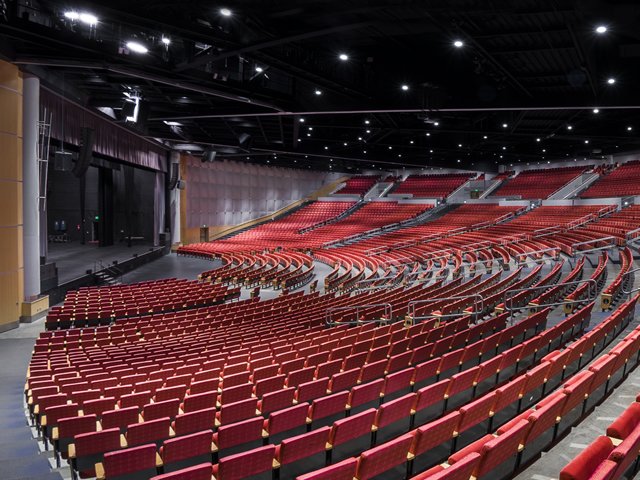 altmanlighting's tweet image. Great article from @fixedseating on intro to #AuditoriumDesign with #lightingdesign help from our own @JasonOsterman theatresolutions.net/auditorium-des…