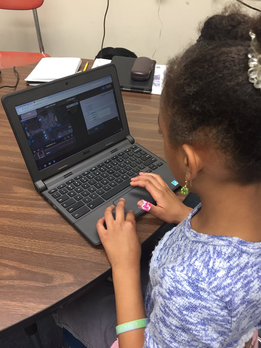 kcollazo's tweet image. New coders! Intense focus going on with @CodeCombat #codingisawesome @DaleBuie @SPEMediaCenter @SPES_Counselor @MCSDigital