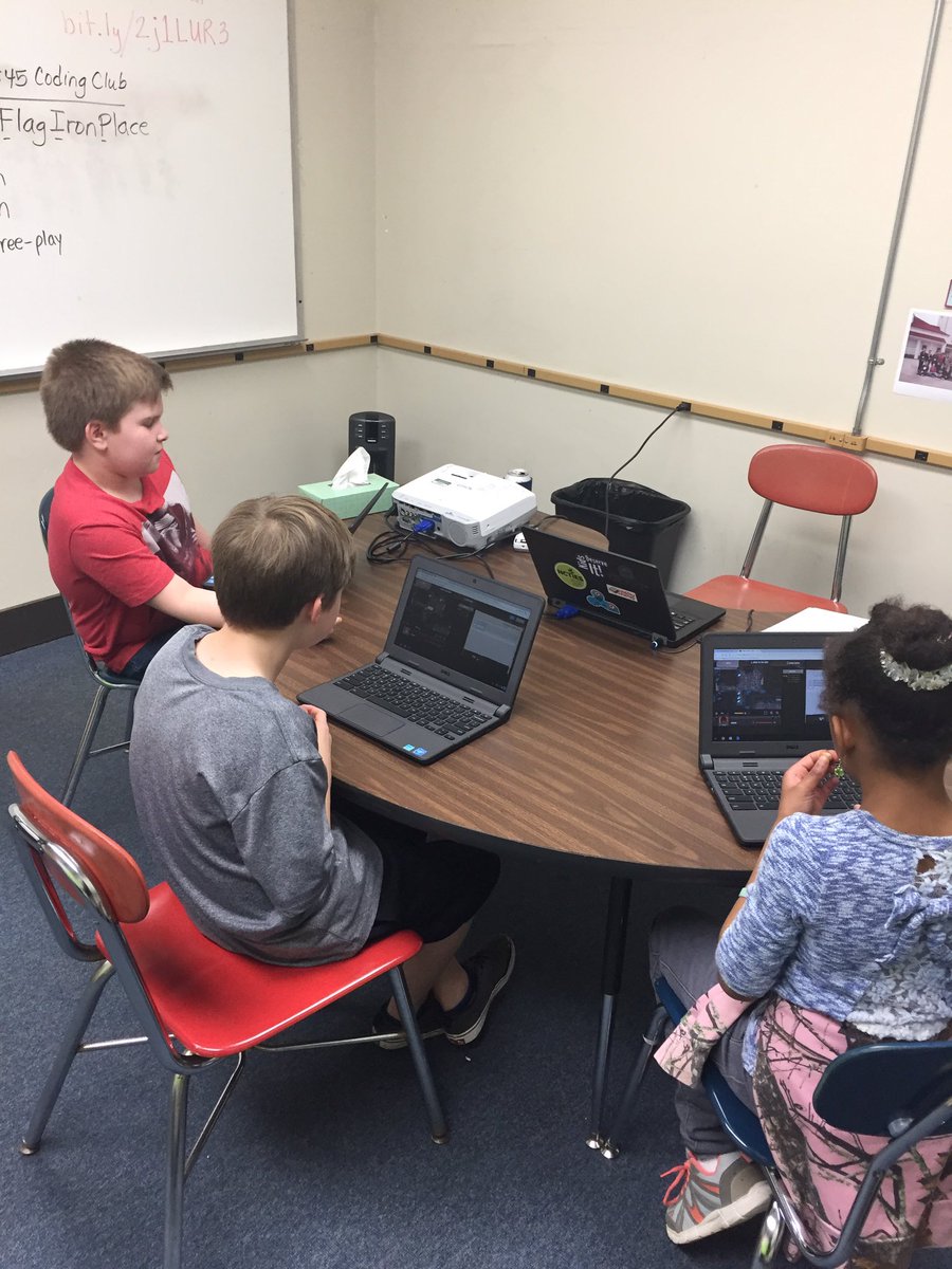 kcollazo's tweet image. New coders! Intense focus going on with @CodeCombat #codingisawesome @DaleBuie @SPEMediaCenter @SPES_Counselor @MCSDigital