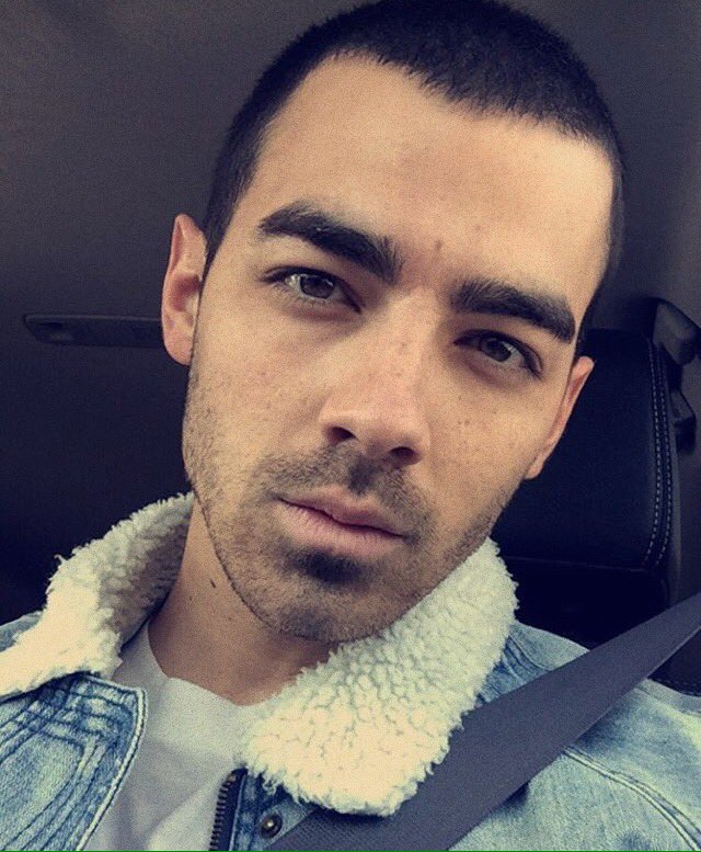 joejpics tweet picture