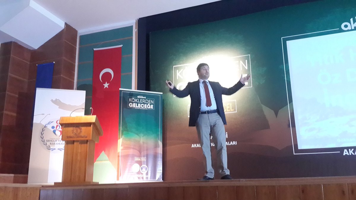 Davulcuya karşı bir davul makinesi Davulcuya karşı bir davul makinesi