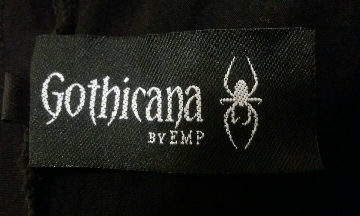 SuperWoman_SWDD's tweet photo. Me he comprado ropa gótica y lo mejor es la etiqueta y el catálogo q me han mandado #94de365 #SWfriki #backtoblack #exVampireroler #inlove https://t.co/uJgipFOj65