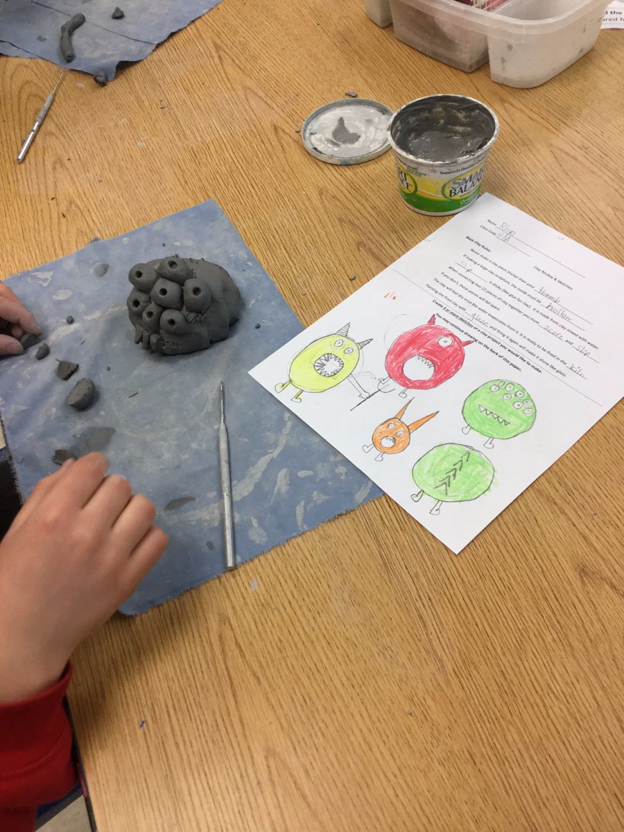 MsBeatriceSD735's tweet photo. Clay creatures on a rainy day 🤣#4thGradeArt #ArtsEd @mosherclass169 @Skokie735 https://t.co/HyR0pmPvCH