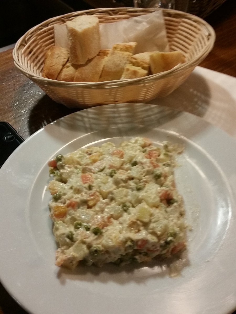 MikelHill72's tweet photo. @EnsaladillaODER Al dente y sin estridencias😋👌1erPlato de lujo en el #menú de #CanSerrallonga d Salt(Girona). Solicito vuestra 👉bendición https://t.co/uEPIJGNIwJ