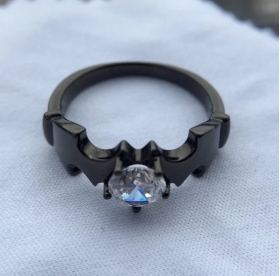 Para los fanáticos de los comics, series, anime y disney, sin duda estos anillos serán perfectos para pedir matrimonio ¿no crees? | EstiloDF | Scoopnest Para los fanáticos de los comics, series, anime y disney, sin duda estos anillos serán perfectos para pedir matrimonio ¿no crees? | EstiloDF | Scoopnest
