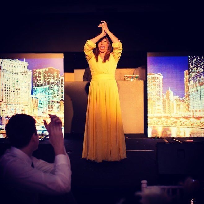 tostadaenojada's tweet photo. @trianaeventos show de @lizytagliani en la boda de Rodo y @marialovisi #lizytagliani https://t.co/NFLqPeWR8v https://t.co/vVsecBT91a