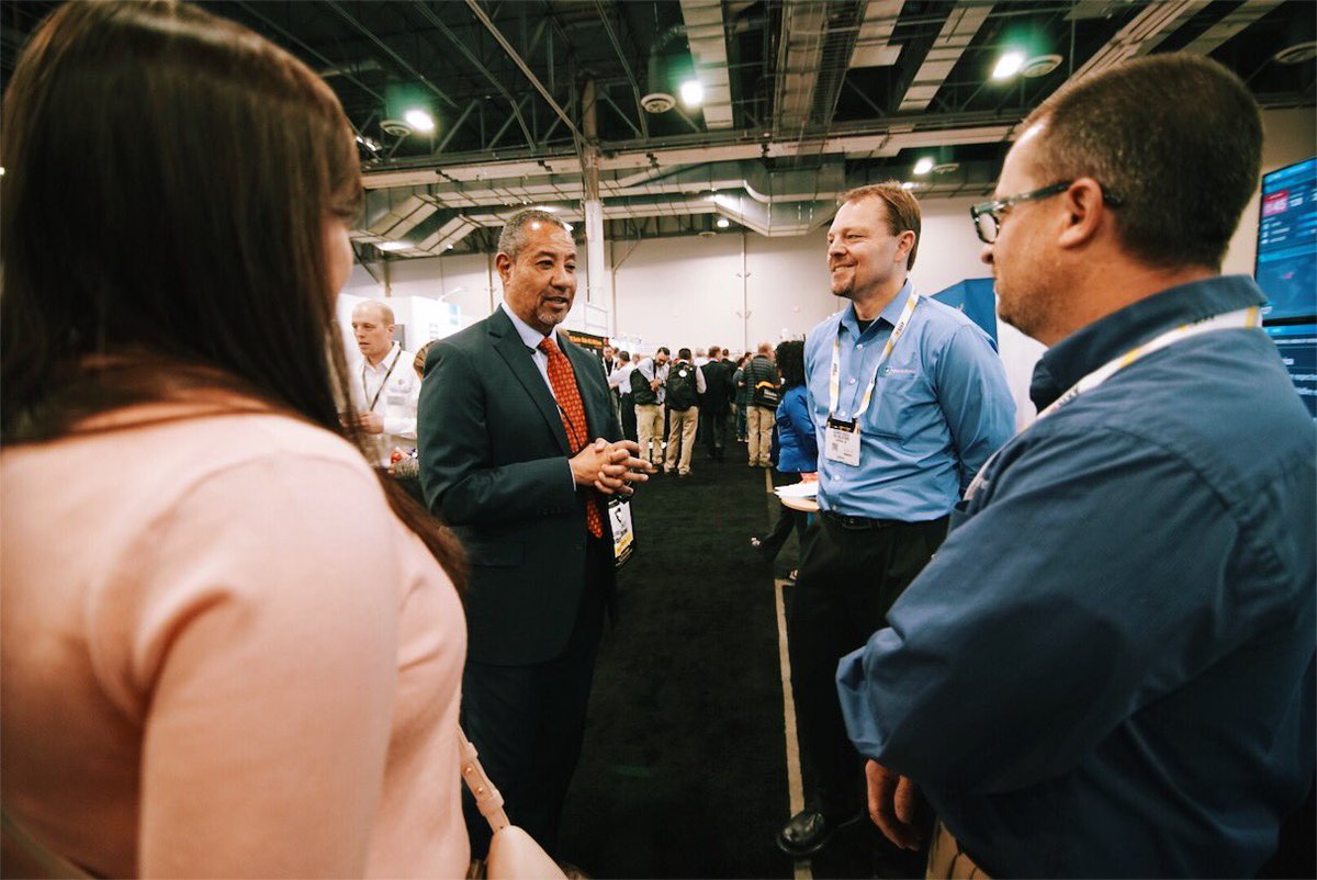 Microsoft_GS's tweet image. Visiting @idvsolutions at #ISCW17 booth #3050 with Microsoft CSO @MikeHowardMSGS, @idvsolutions GM Ian Clemens &amp;amp; George Siegle.