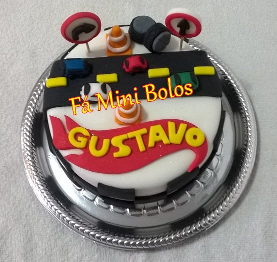 Fabrícia Vaz on X: #minibolo #bolo #viladapenha #cariocashopping #CupCake # carros #hotwheels #bolohotwheels #bolocarros #rota66 #pista #mesversario  #kitescolar  / X