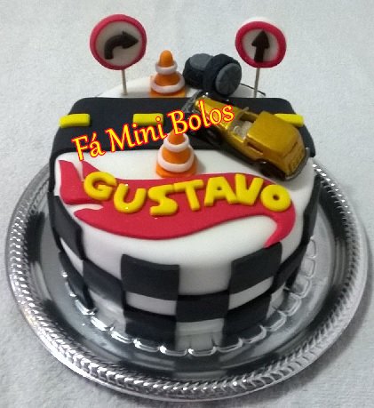 Fabrícia Vaz on X: #minibolo #bolo #viladapenha #cariocashopping #CupCake # carros #hotwheels #bolohotwheels #bolocarros #rota66 #pista #mesversario  #kitescolar  / X