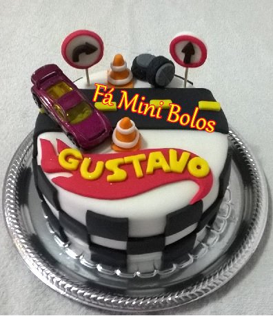 Fabrícia Vaz on X: #minibolo #bolo #viladapenha #cariocashopping #CupCake # carros #hotwheels #bolohotwheels #bolocarros #rota66 #pista #mesversario  #kitescolar  / X