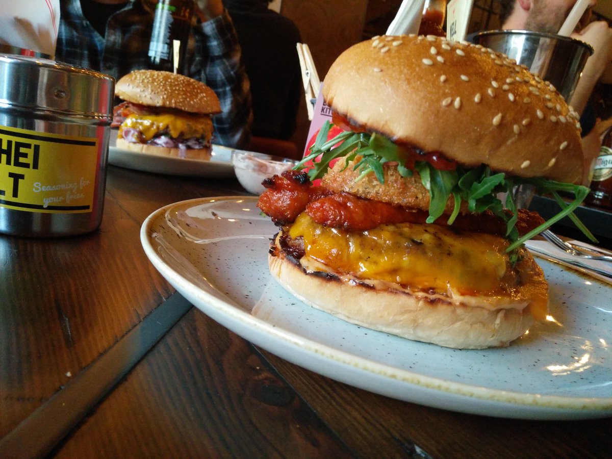 BeersBurgers's tweet photo. Let's get started! #gbkNewbury @gbkburgers https://t.co/P03pmhgusD
