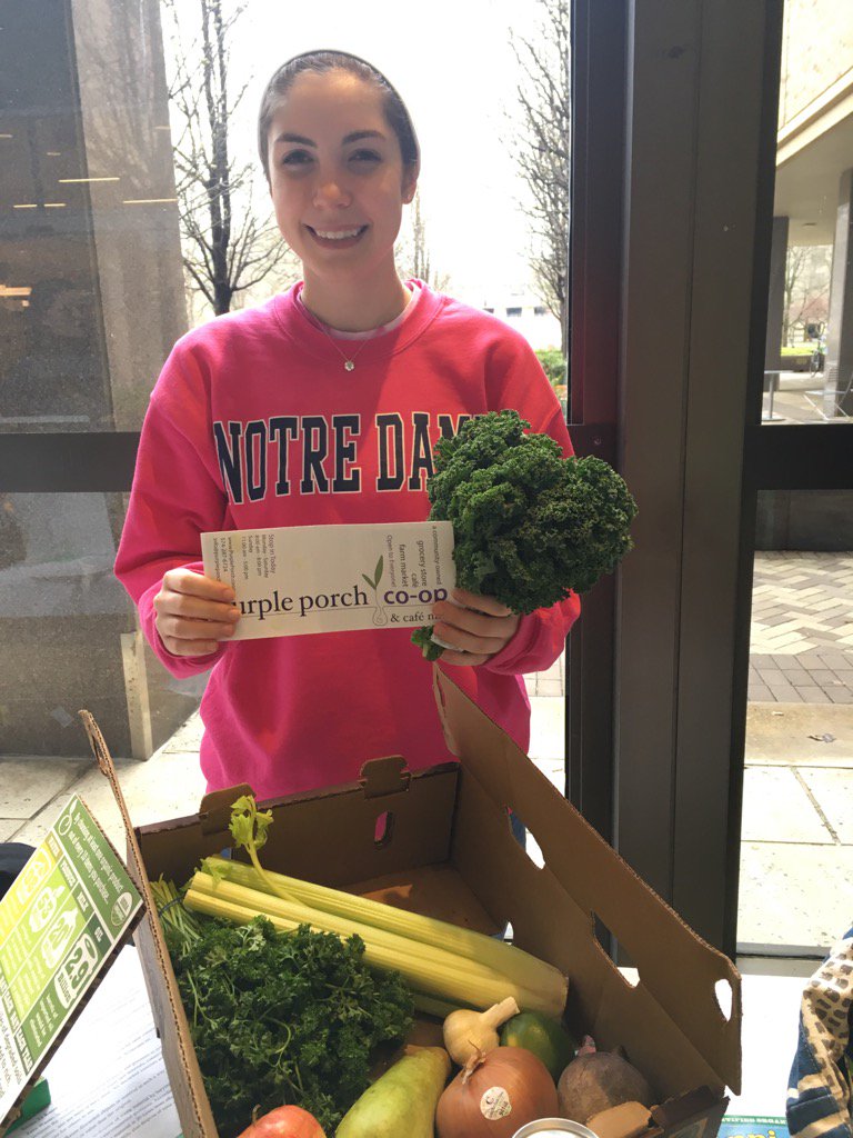 TurningGreenOrg's tweet photo. We LOVE this #FLOSN food from the @purpleporchcoop! @NotreDame students, you have to check this place out! #ccrt2017 https://t.co/XLpqKqF68v
