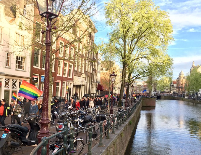 View image on Twitter