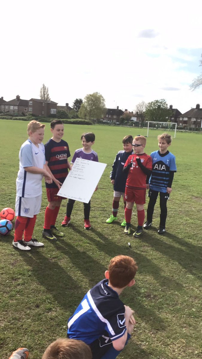 baldonsportsfc's tweet photo. @baldonsportsfc @jmalcher88 @Rb_footballA @mdfoundation2  few pics of groups presenting there rules #fun #confidence #teamwork https://t.co/Hm74I8Gmmr