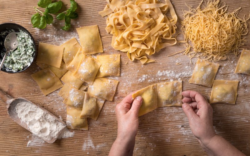 LAmag's tweet photo. Here Are 7 of L.A.’s Most Creative Cooking Classes: https://t.co/56CzfPmPSH https://t.co/M5NJH0Fy6W