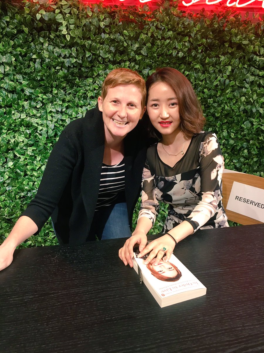 bess_hepworth's tweet image. Thank you @YeonmiParkNK absolutely humbling and incredible honor to meet and listen to you and loved sharing about @FriendsofKirby too! 🙌🏼❤️