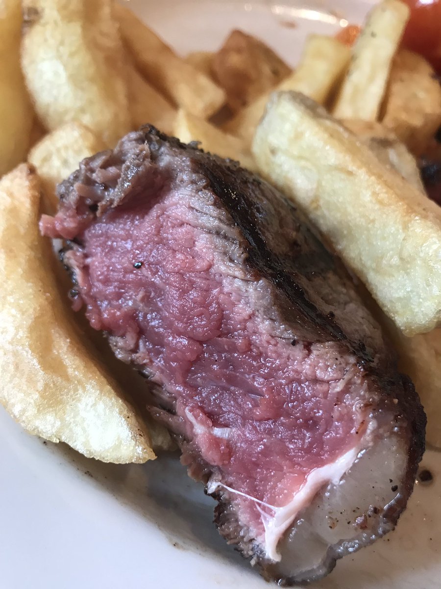 BeHerdMCR's tweet image. Let me say that #steak is 👍🏻 great you need to eat here-food is FAB. @thegreyhoundash @JWLeesBrewery #Knutsford #hale #wilmslow #Cheshire