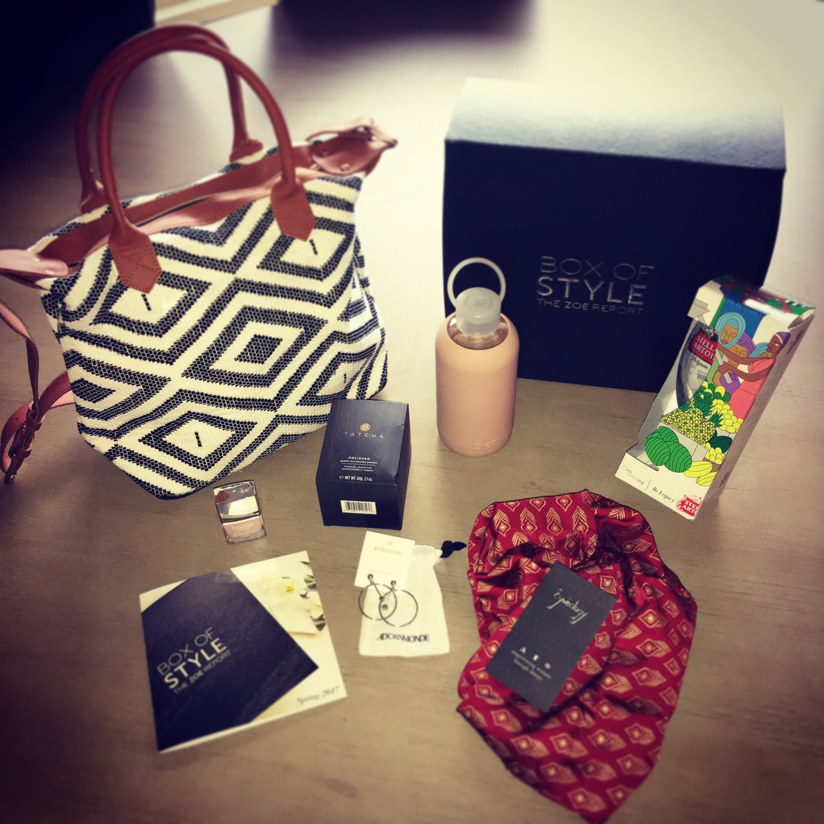 LilyEBatum's tweet image. Thanx to @tzrboxofstyle 😍 #ZoeReporter #BoxOfStyle #TribeAlice #bkr #Tatcha #Symbology #AdornMonde #ButterLondon #StellaArtois #BeLegacy