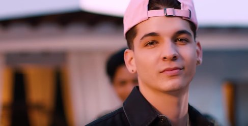 SonyMusicCol's tweet photo. ¿Ya sabes cuál es tu parte favorita de #NecesitoTuAmor el nuevo video de @Legarda ft. @BHowardOfficial y @bkbrasco? https://t.co/mwqGvGn7kL https://t.co/YmrX3Rk0Sb