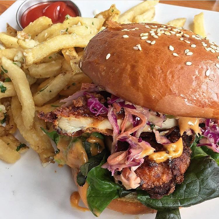 SunsetBrewCo's tweet image. Our Fried Chicken Sandwich is so clucking good, we made it on @sfist's list for The 8 Best Fried Chicken Sandwiches in SF! 📸:@er_ventures