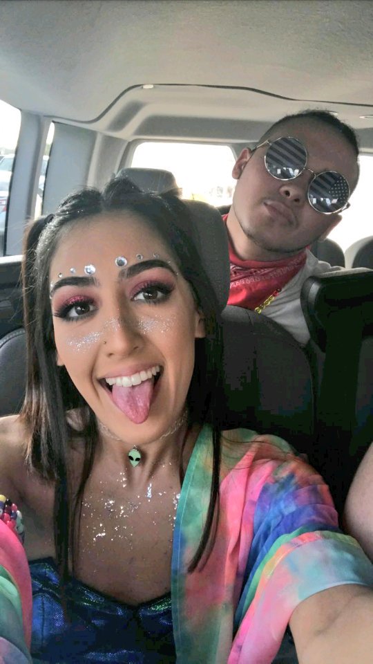 peter_putter's tweet photo. Chu know just doing hoodrat thangs w/ my hoodrat rave fam!✨💓 @tcxvi_ @Brazyjenny #BW2017 #DAY1 https://t.co/trg5kpKYF0