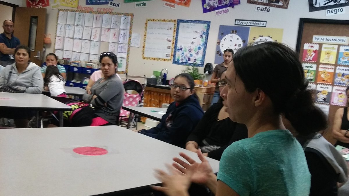 MrTclass1's tweet photo. Parents involved during our meeting to inform about our bilingual program. Padres en nuestra reunión para informar del programa bilingüe. https://t.co/v3IwGB0q7h