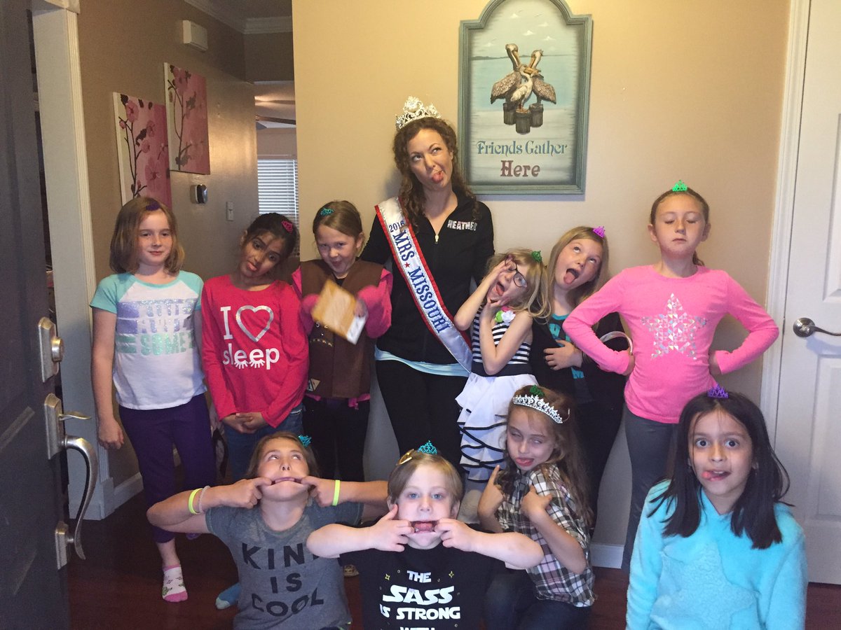 heatherlkemper's tweet photo. Lord, I just pray that these girls heard my words. That beauty is something deeper-it's kindness, it's compassion, it's love. #mrsmo https://t.co/qDKWKWgdLJ
