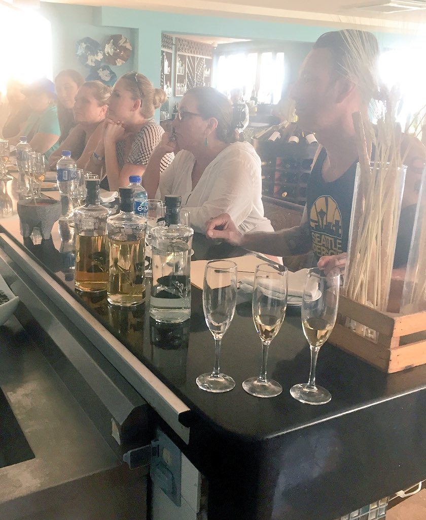 chef_odin27's tweet photo. Bounty of the Baja Cooking class #saboramexico #cualquierapuedecocinar https://t.co/Q5knAMJLLi