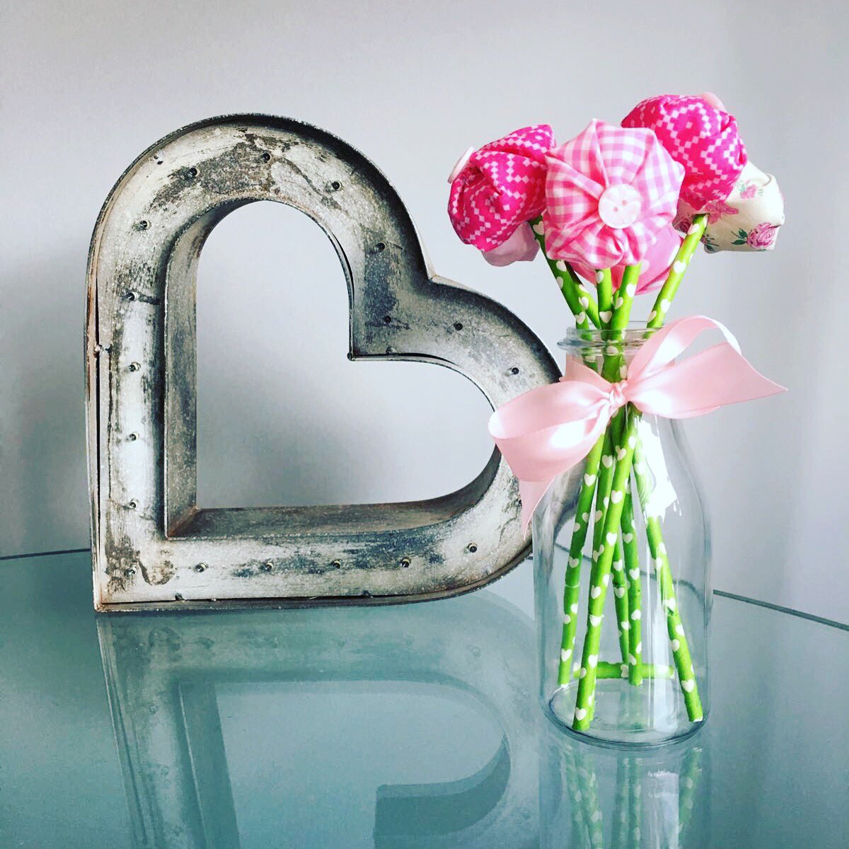 #handmadehour #crafts #flowers #fabric m.facebook.com/craftwomancraf…