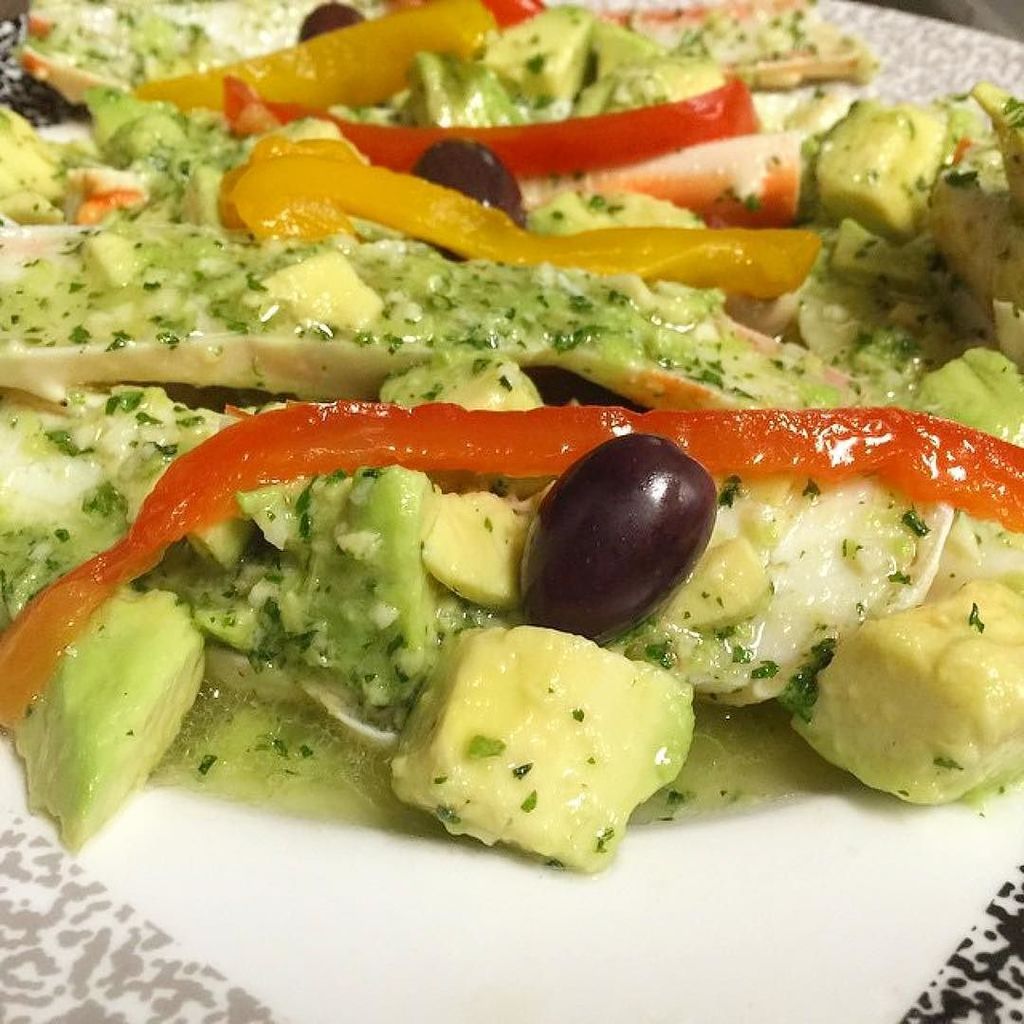 📸 @chicagobellanotte📸
・・・
King Crab Leg Appetizer #foodie #foodporn  #bellanotte #bestinchicago #bonappetitchicago… ift.tt/2oEdcz4