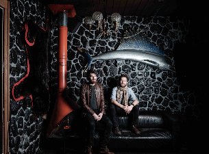 TOUR ALERT! <a href="/harpaxe/">HarpAxeMurderer</a> coming to <a href="/TheQueensHotel/">The Queen's</a> 04/19 and <a href="/commodorevcr/">Commodore Ballroom</a> 04/22!!!
Get tix here>> ow.ly/EZAP30abylp
