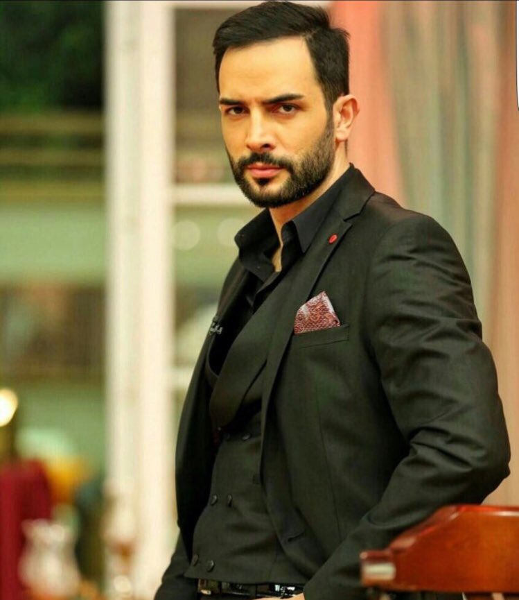 kismetanket's tweet photo. Hangisi daha yakışıklı? 👌🏼😍 
Adnan Diyorsan FAV 😍 #AdDid 
Onur Diyorsan RT 😍 #OnAy #kısmetseolur https://t.co/fhl3bLv6Eq