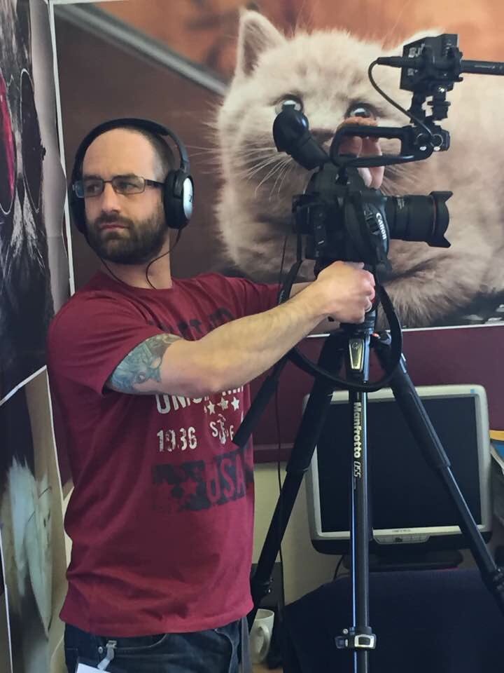 325prods_uk's tweet photo. Papped on location today! #videoproduction #liveeventfilming #C100markII #Canon https://t.co/FUQkRArPC2
