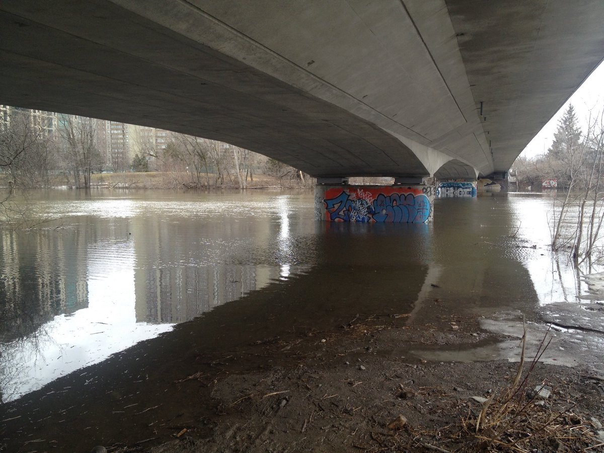 adventure_fam's tweet photo. #RideauRiver getting pretty high under the Transitway bridge in #Ottawa @RideauValleyCA https://t.co/9ARHjrb0qt