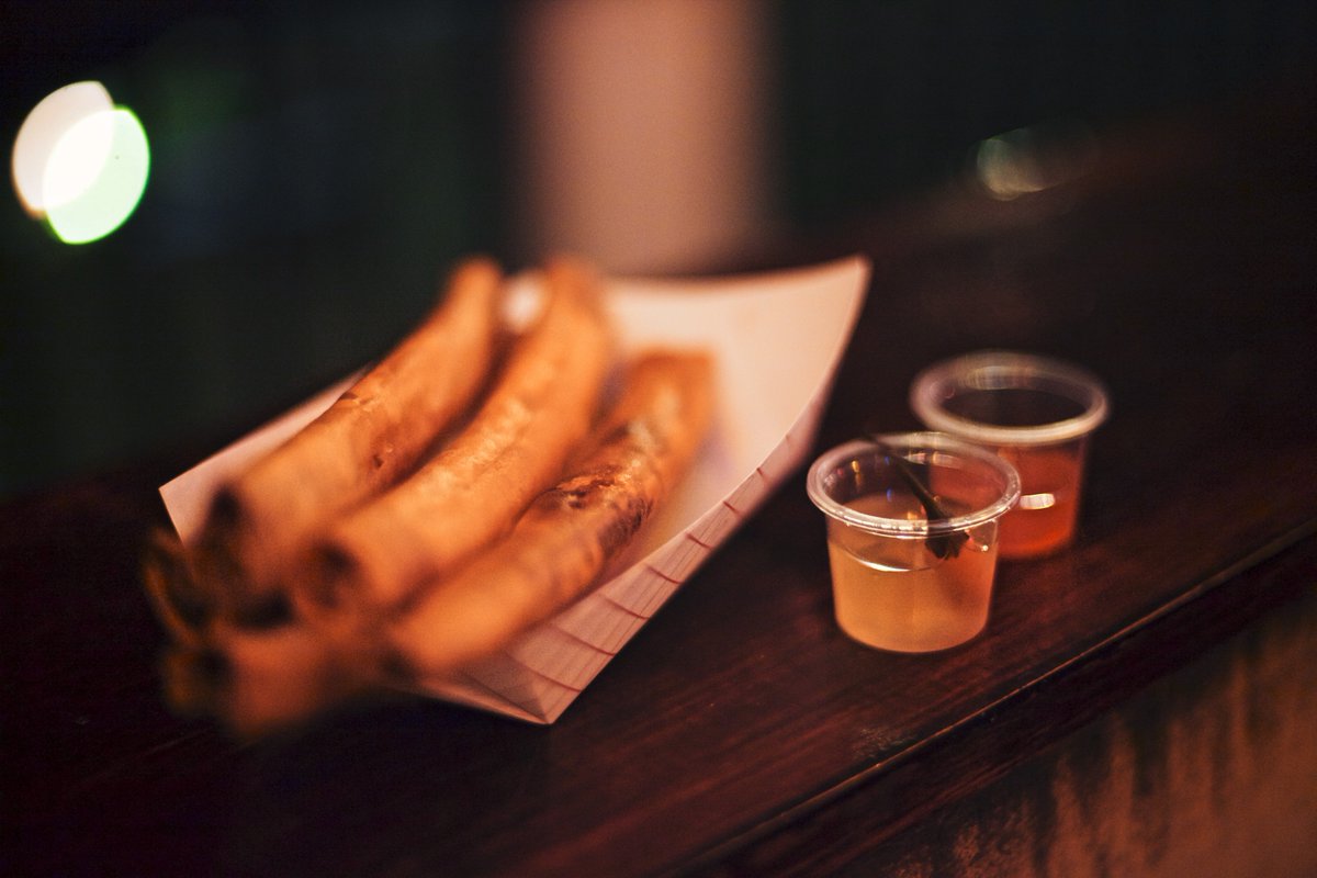 RelicBar's tweet image. ¿Rumbeando y te dio hambre? ¡No importa! Sin salir de @lunascastle puedes probar los deliciosos platillos del Burrito Bar El Corazón 😋