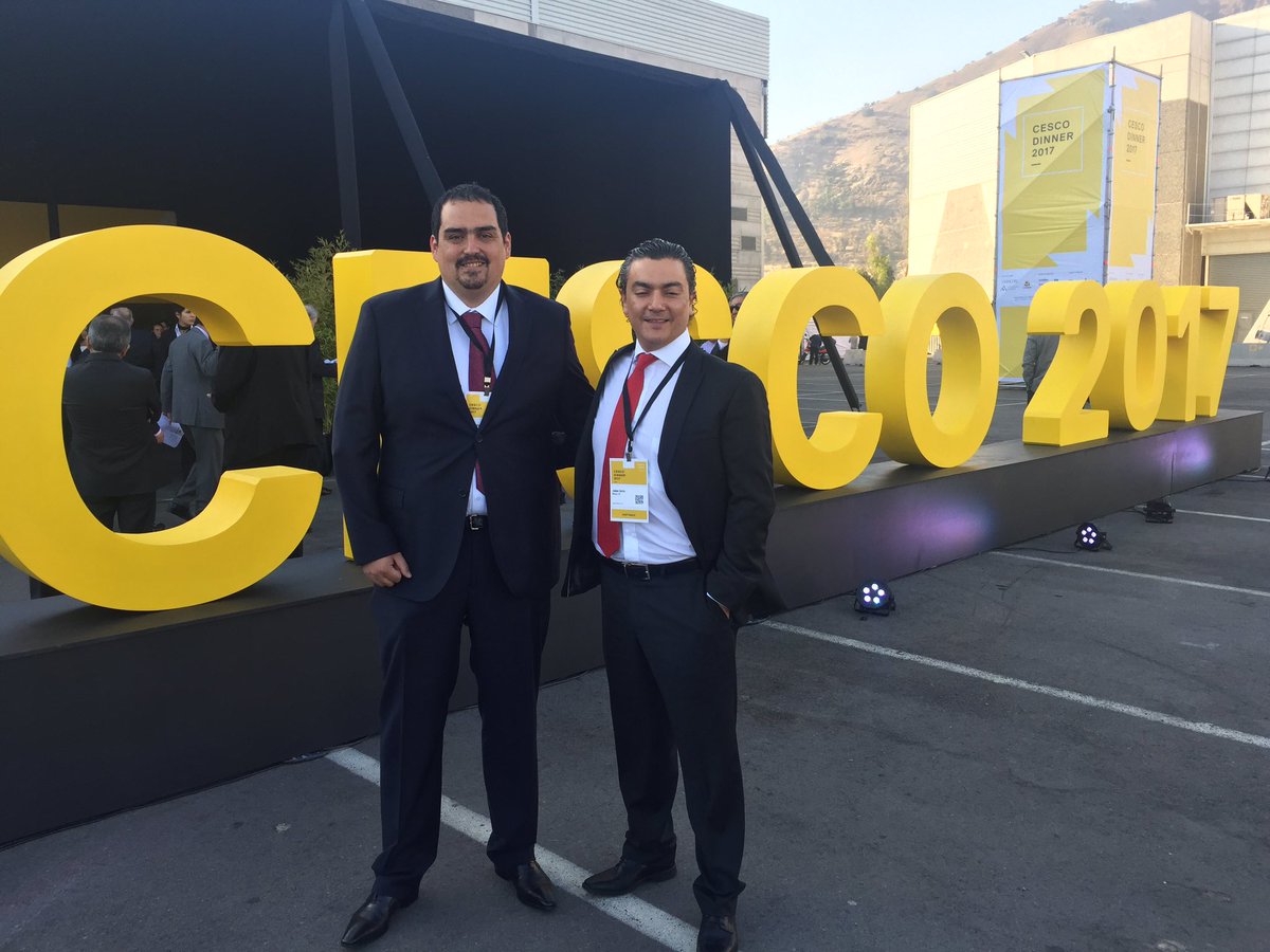 alta_ley's tweet photo. Gabriel Pais y Jaime Salvo de #TecnoExplora participando de la #cescodinner2017 #CescoWeek2017 https://t.co/mPNEKWwRRI