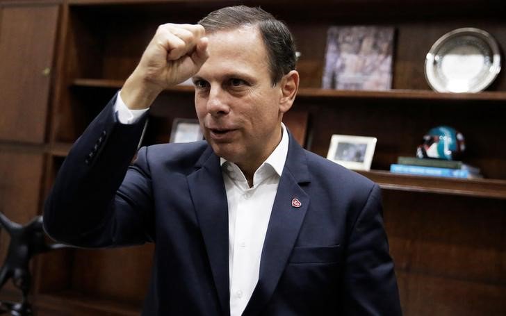 exame's tweet photo. Doria promete usar todas suas forças contra volta de Lula em 2018 > https://t.co/j7kEqdpjwa https://t.co/MSpfTIbw5Q