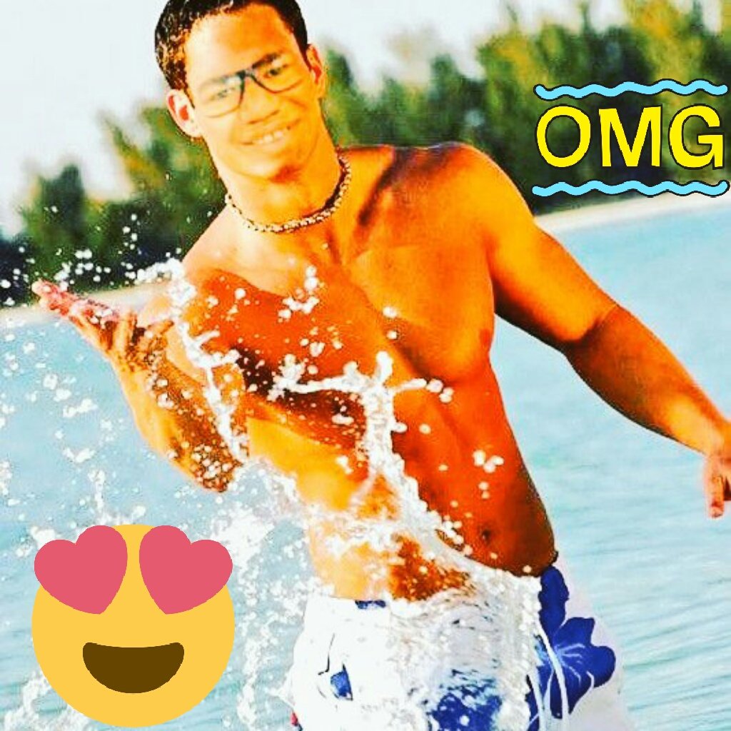 limalblue's tweet photo. #homem #agua #homemlindo #4like4 #like #4like #likeforfollow #folowforfolow #bonito #💪#azul #encanta https://t.co/RVhflqOt90