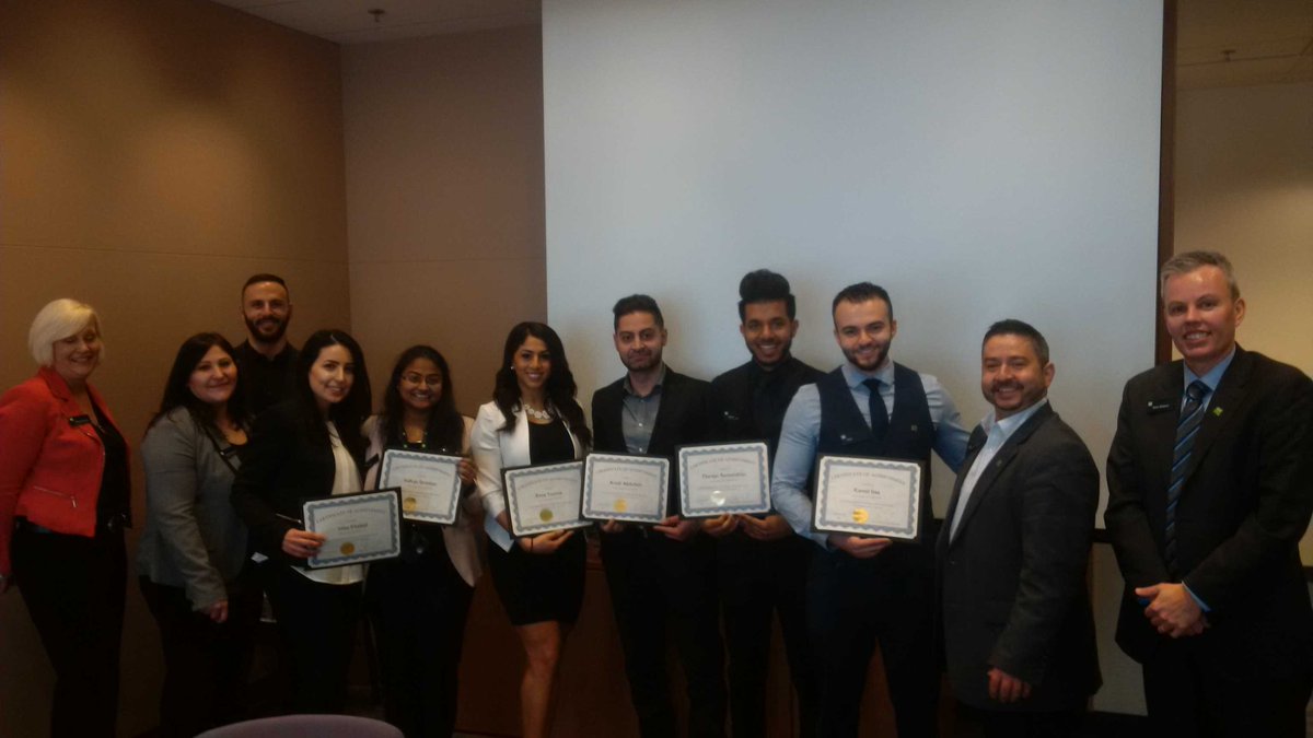 bmcnic11's tweet photo. Congratulations to our Head Start Graduates! An enthusiastic group ready to deliver advice in moments that matter! https://t.co/rrk0MEvFMa
