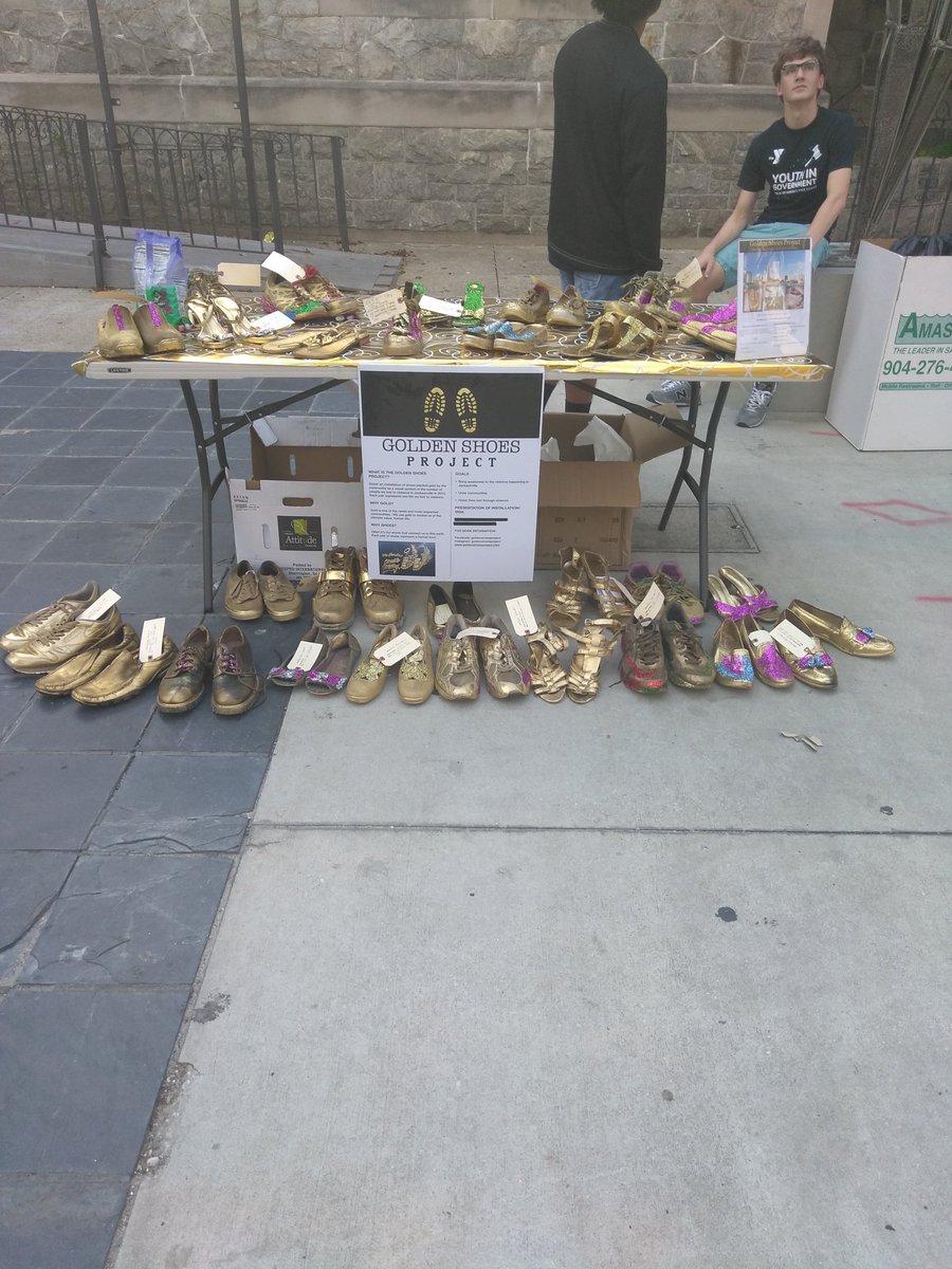 QuiwanakiR's tweet photo. #Daysofservice never stop! #FLYIG60 #FirstCoastBestCoast #ArtWalk #ILoveJax #JaxArtWalk @FloridaYIG @CityofJax @ArtWalk https://t.co/CpQJpF8dK2