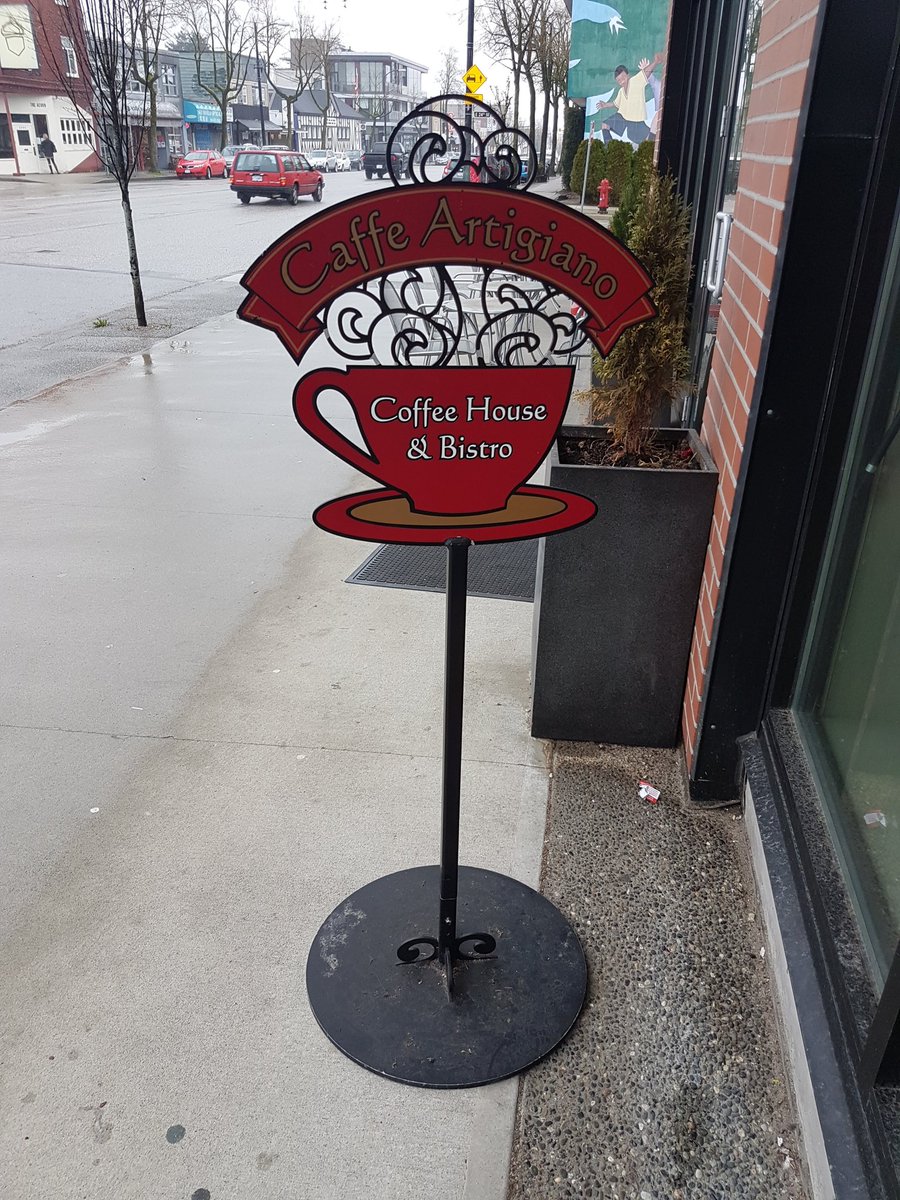 javamarked's tweet image. #8cafeday continues with a local gem @CaffeArtigiano beautiful cafe with equally as beautiful latte art ☕