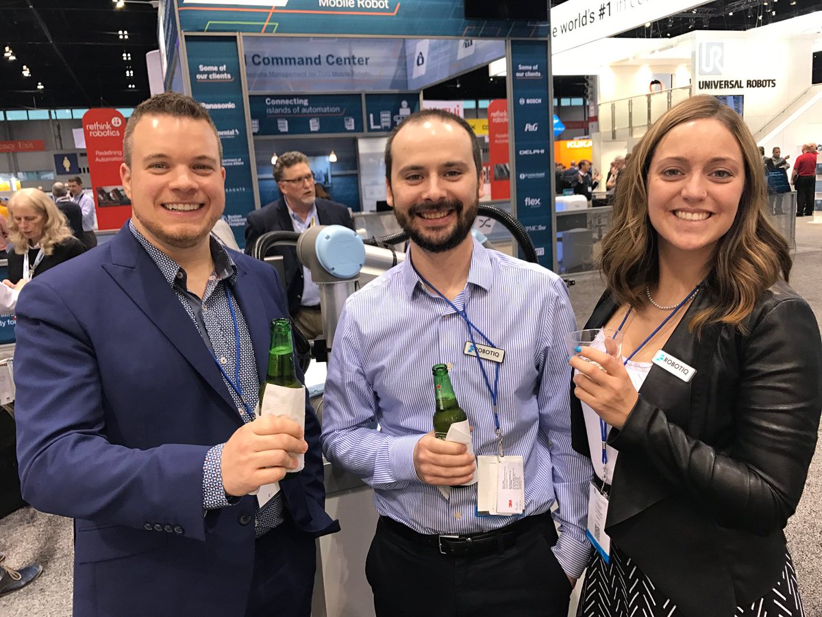 Robotiq_Inc's tweet photo. It's happy hour at our booth #1053 @AutomateShow! Come and join us #Automate2017! https://t.co/feeXbN7u4a