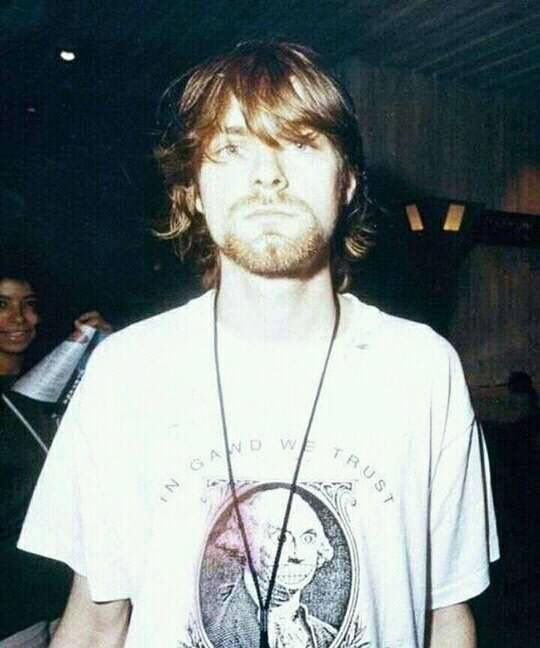 softandsademo's tweet photo. Essas são minhas fotos preferidas dele por algum motivo #rememberkurt https://t.co/DhCWwYEy5B