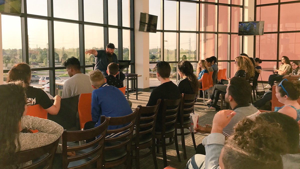 MainstreamW's tweet photo. THIS IS TEAM NIGHT https://t.co/kNydUuEXDN