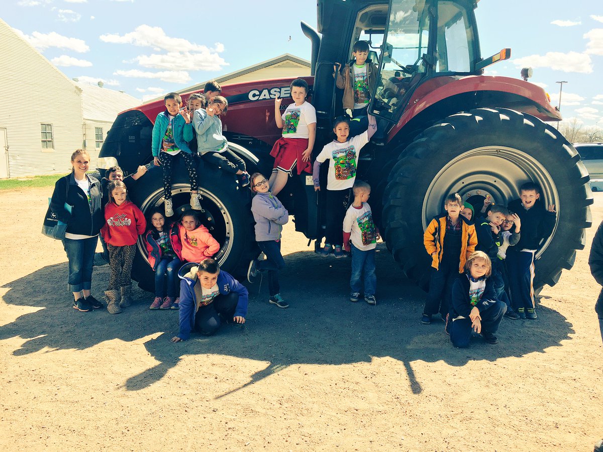 MrsStreeter2nd's tweet photo. Farm Safety Day field trip! We had so much fun! #secondgrade #nppsd #farmsafety https://t.co/As5Aasvj7R