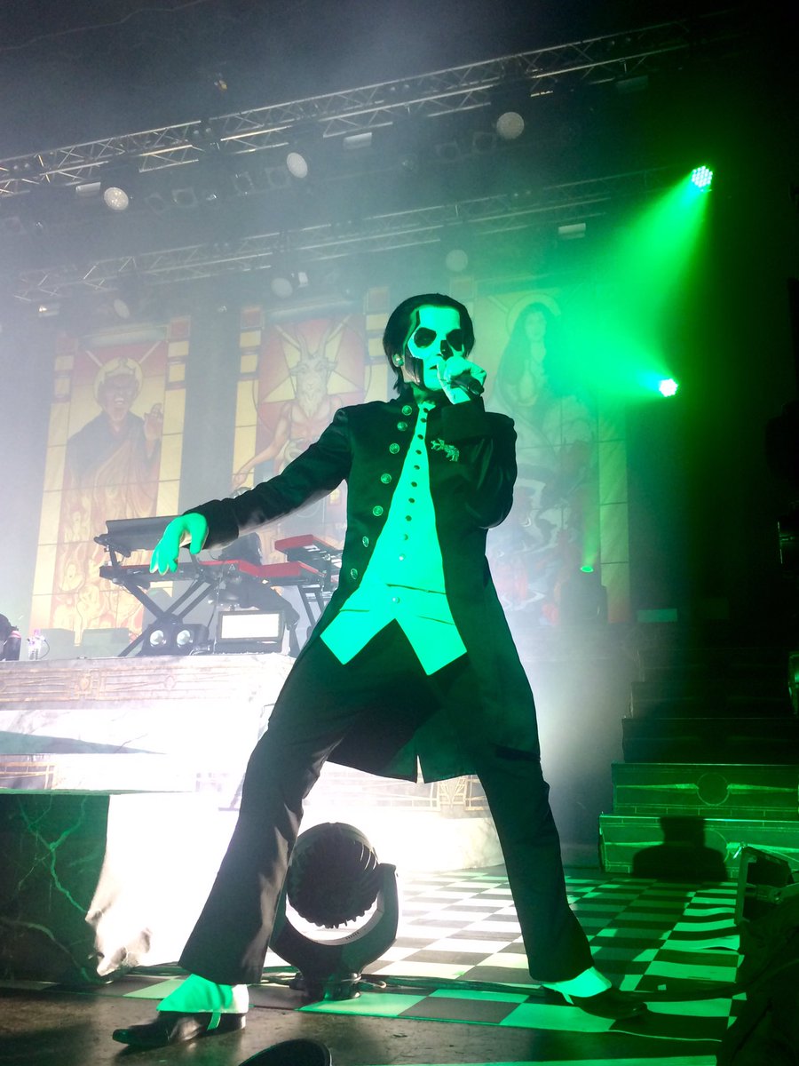 mel_icious's tweet photo. @thebandGHOST were truly incredible at the @O2ApolloManc on the 31-03-2017, &amp; I got to be a Sister of Sin. 
#ghostbc https://t.co/C0M99YacpR
