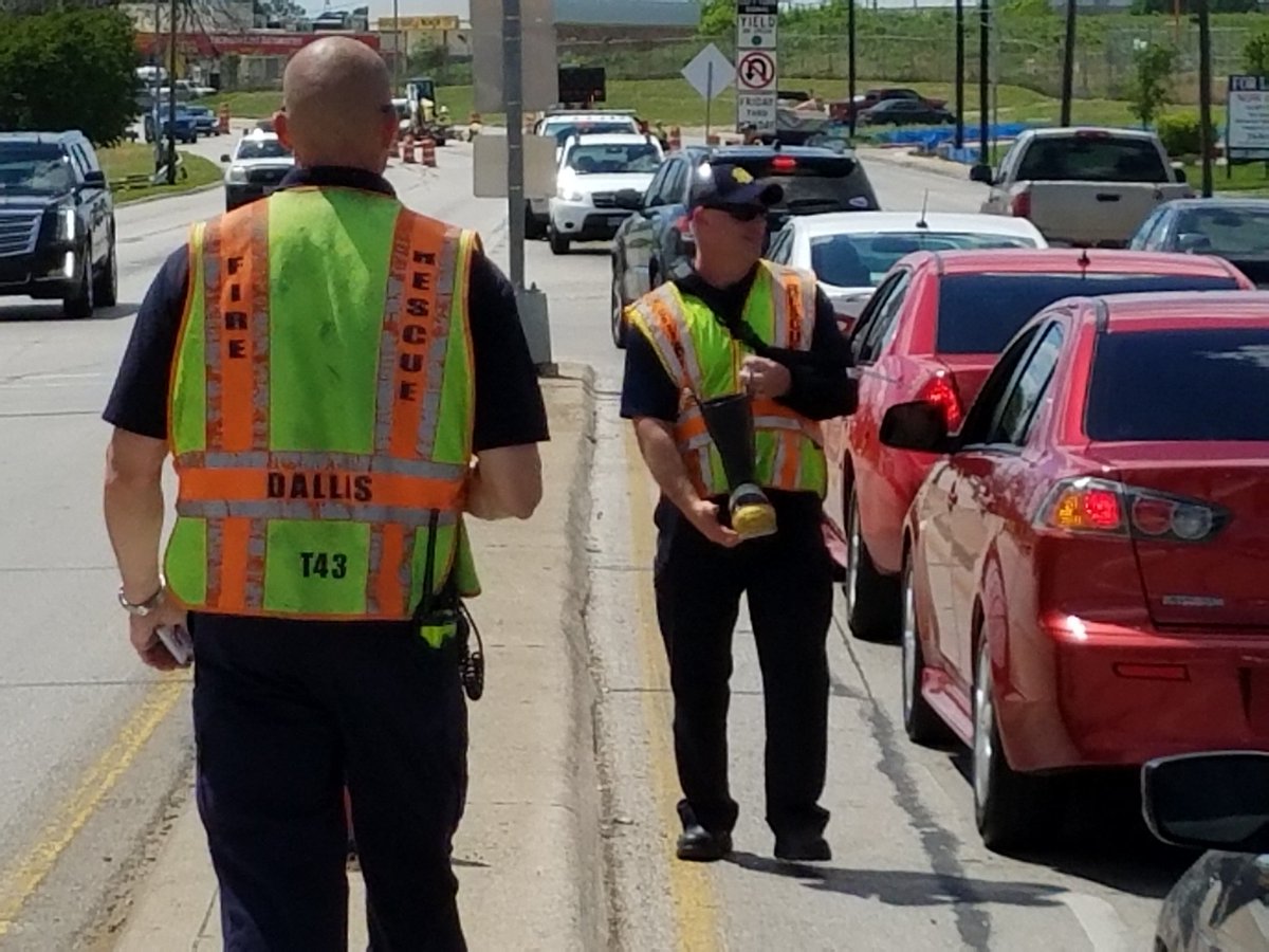 DallasFireRes_q's tweet photo. #Sta43 C shift's #fearlessleader Captain Combs str8 from assessment 2 the streets to #FilltheBoot ๐ชsling and all!!!! ๐๐๐๐๐๐ https://t.co/8HH0cWLZ1s