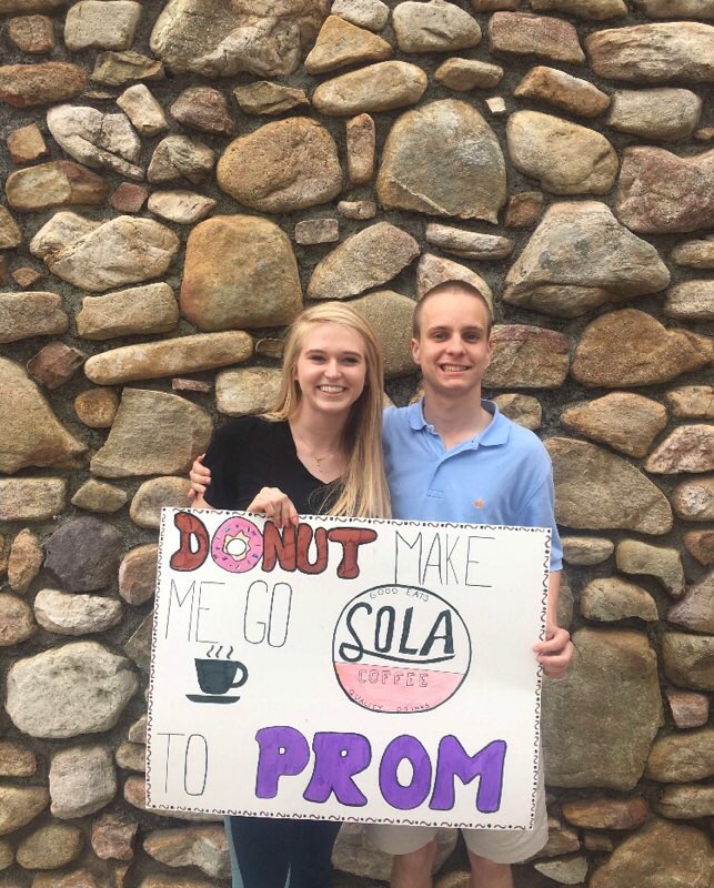 ravensprom2017's tweet photo. Andrew won't be going SOLA to prom!!! https://t.co/nleTw0oTiS