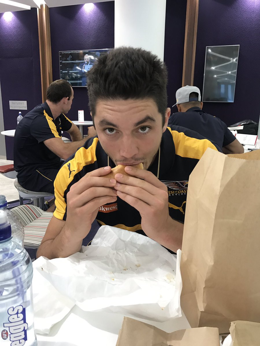 The worm blocking his ole in the @virginaustralia lounge
