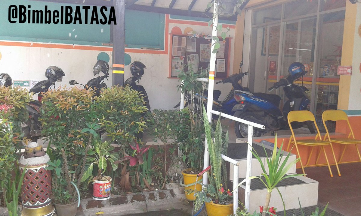 BimbelBATASA's tweet photo. Selamat siang sahabat #Batasa ☺
Kini di @BimbelBATASA ada kantinnya juga lohh ... 😁
#LesPrivaBandung #Breakingnews #Info #imserious #idol https://t.co/MgWbpMvduy
